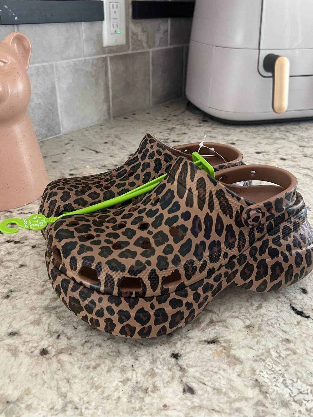 Platform leopard crocs!🐆 - Picture 6 of 9